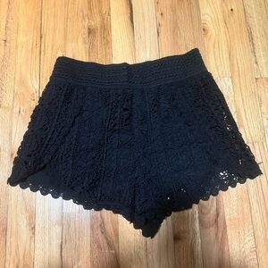 Romeo & Juliet Couture Crochet Lace Shorts Size M